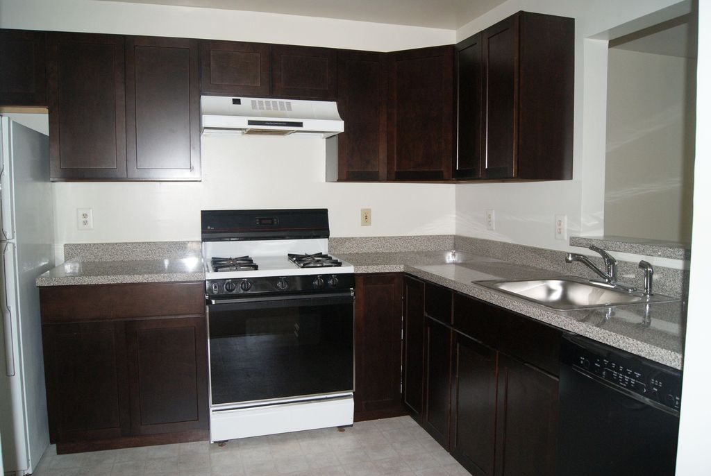 15303 Diamond Cove Ter #8, Rockville, MD 20850