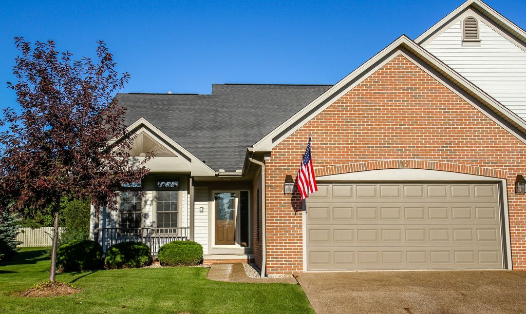 Modern Alder Apartments In Bloomington with Best Building Design