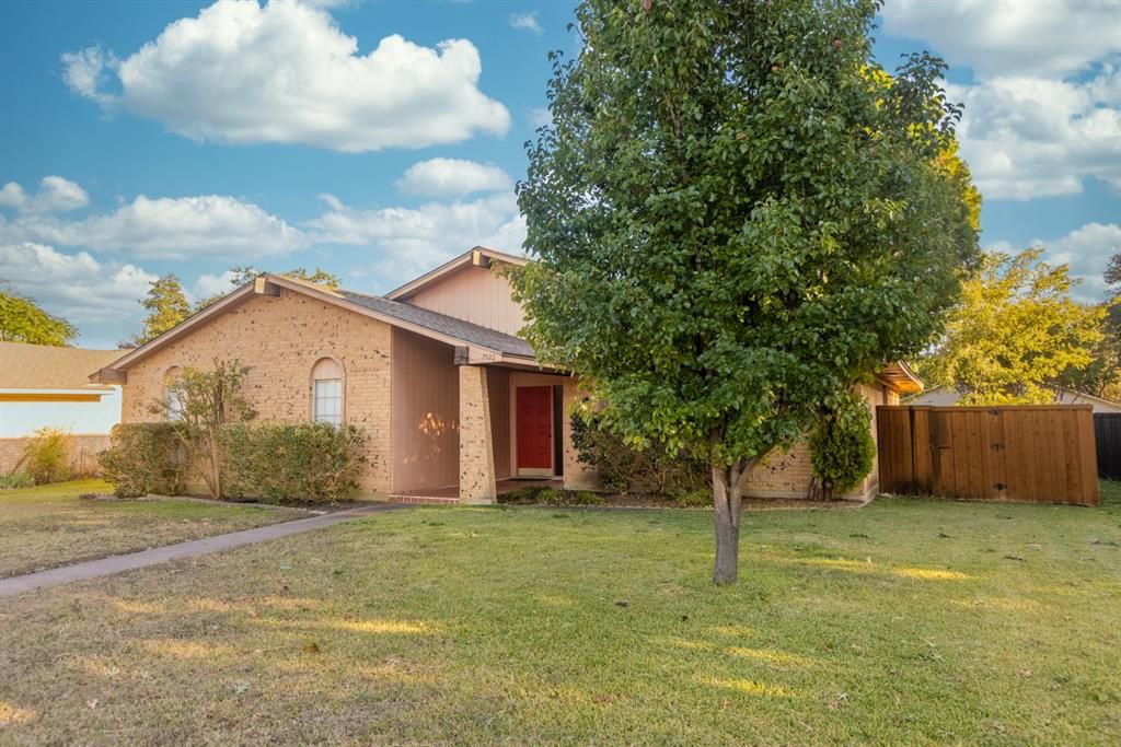 1922 J J Pearce Dr, Richardson, TX 75081