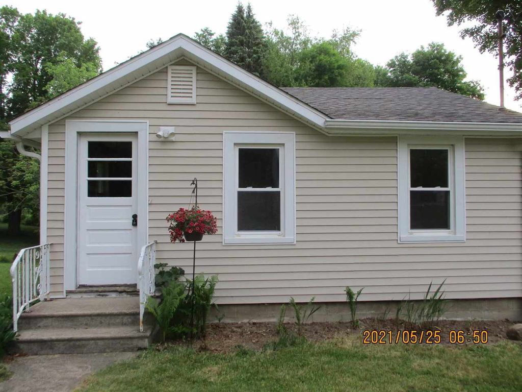 624 Hanover St, Concord, MI 49237