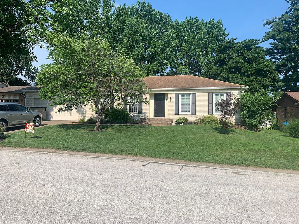1311 S 30th St, Quincy, IL 62301