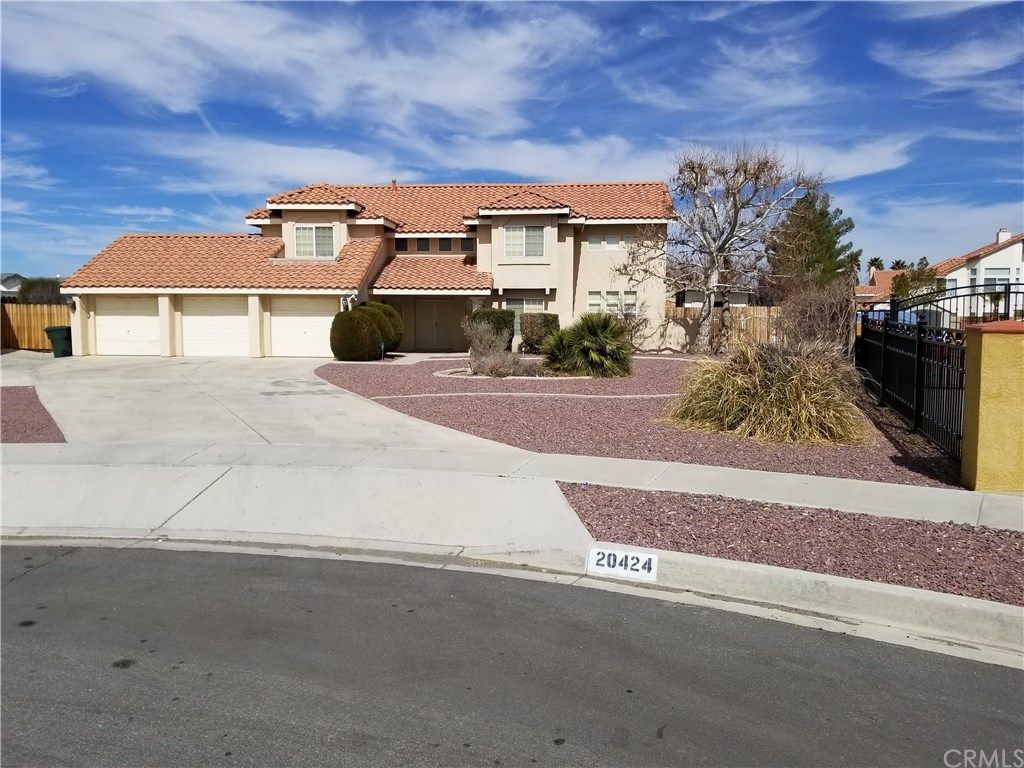 20424 Half Moon Ct, Apple Valley, CA 92308