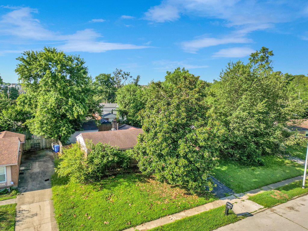 381 Chamberlain Dr, Lexington, KY 40517 MLS# 25017858 Trulia