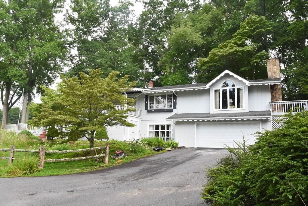 2277 Swiss Pine Lake Dr, Spruce Pine, NC 3 Bed, 3 Bath SingleFamily