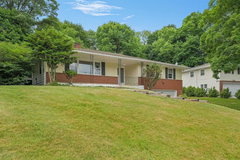 10 Manor Way, Poughkeepsie, NY 12603 Trulia