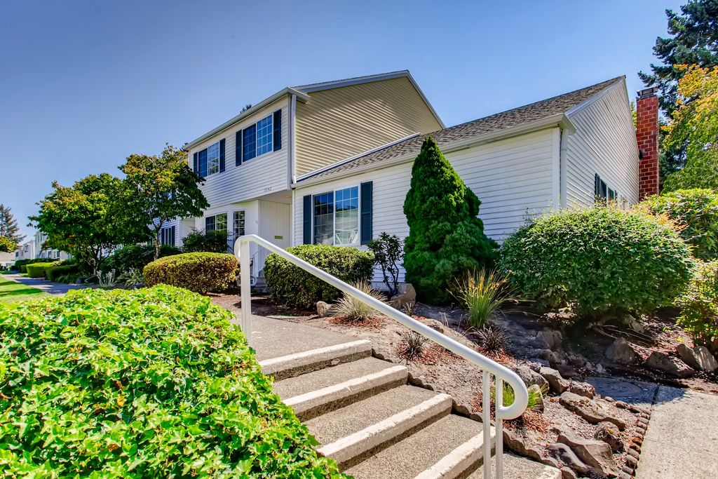 13142 SW 17th St, Beaverton, OR 97008