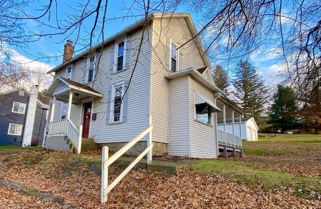 115 N 5th St, Reynoldsville, PA 15851