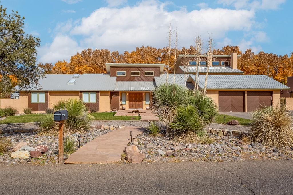 1003 Stuart Rd NW Albuquerque NM 87114 See Est Value Schools More