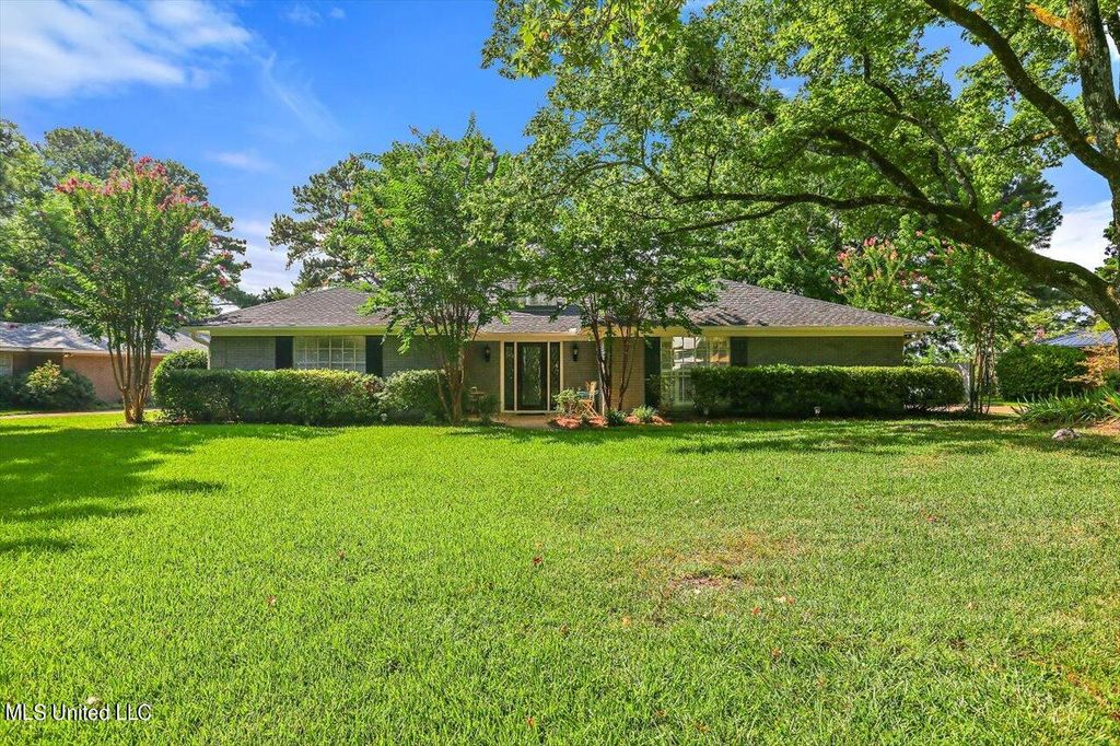 20 Stonegate Dr, Brandon, MS 39042