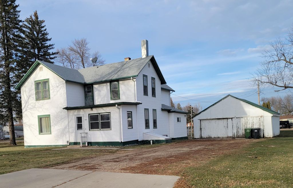 1614 Broadway St, Bigelow, MN 56117
