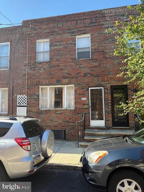 1110 Pierce St, Philadelphia, PA 19148