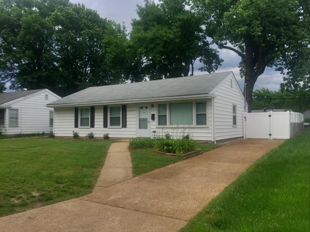 4139 Tesson St, Saint Louis, MO 63123