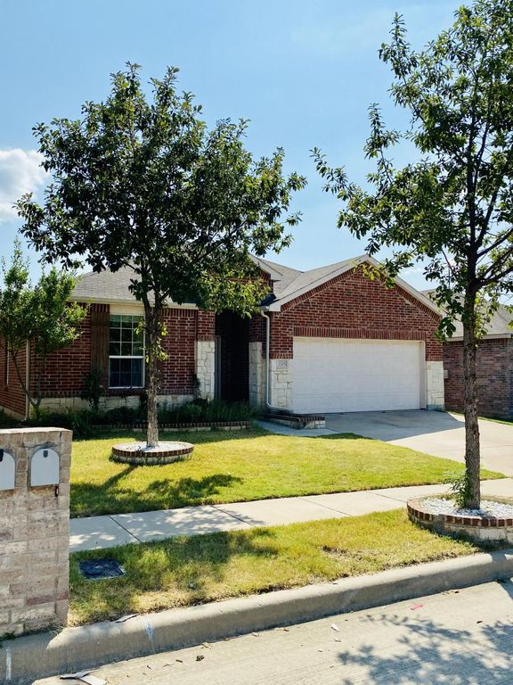 2328 Gelbray Pl, Fort Worth, TX 76131