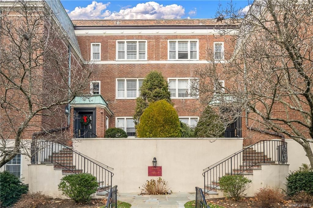 1 Chateaux Circle UNIT 1J, Scarsdale, NY 10583 Trulia