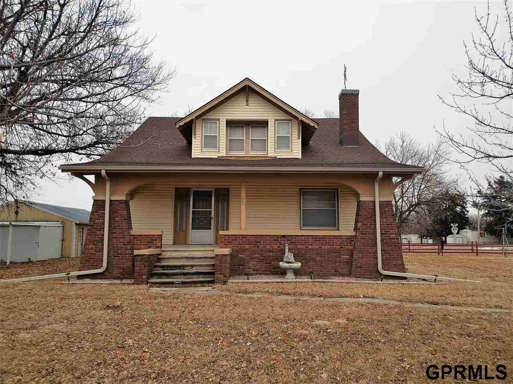504 N Main St, Wilber, NE 5 Bed, 2 Bath SingleFamily Home 35