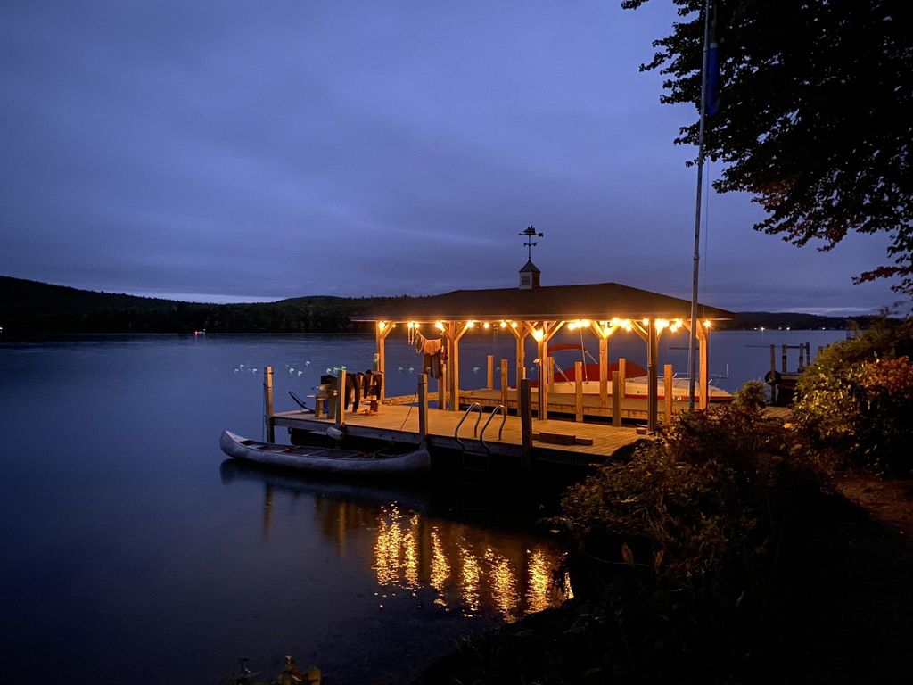 102 Roger St, Alton Bay, NH 03810