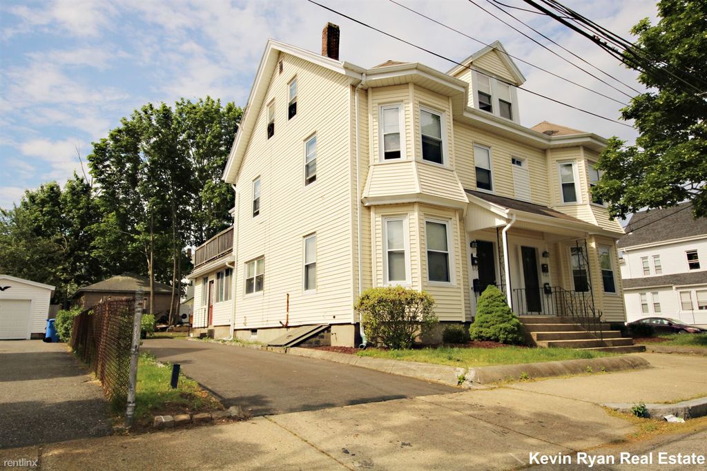 93 Cushing St #2, Waltham, MA 02453