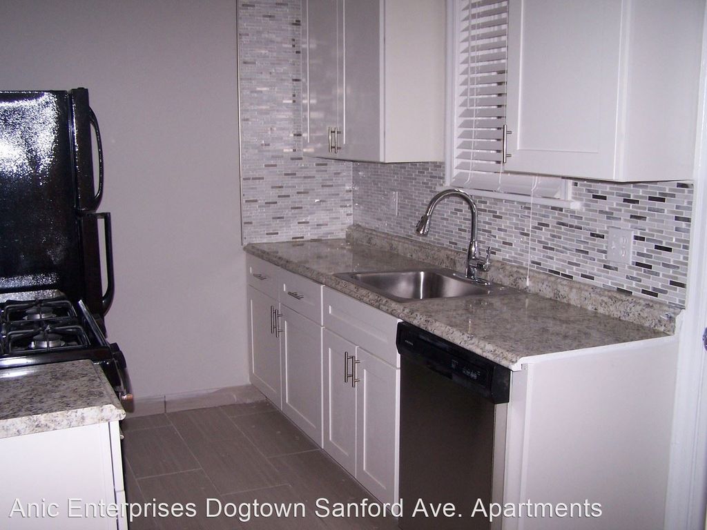 1042 Sanford Ave, Saint Louis, MO 63139