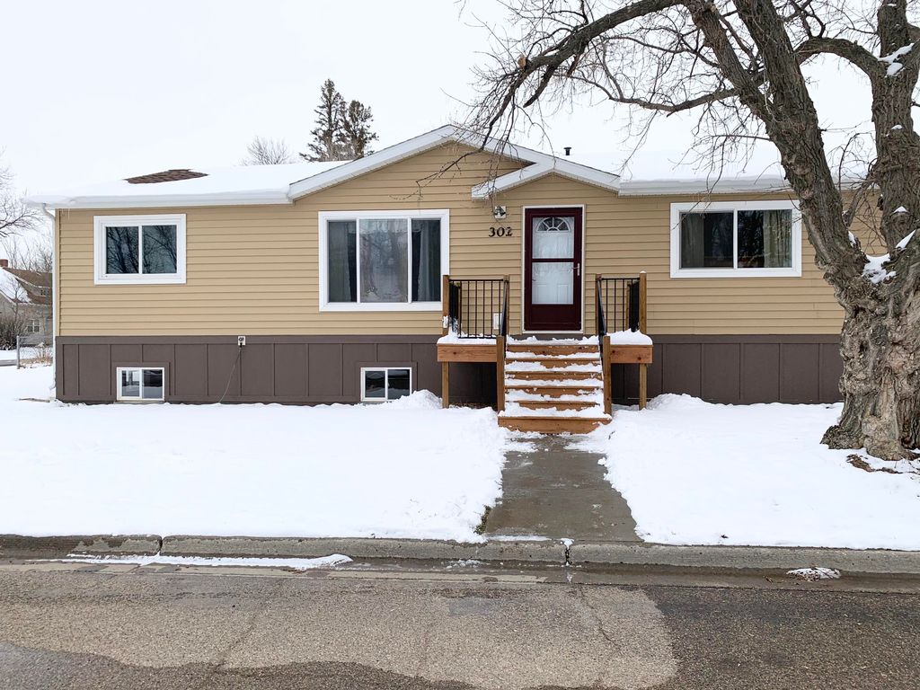 302 Hanks St, Grenora, ND 58845 5 Bed, 3 Bath SingleFamily Home