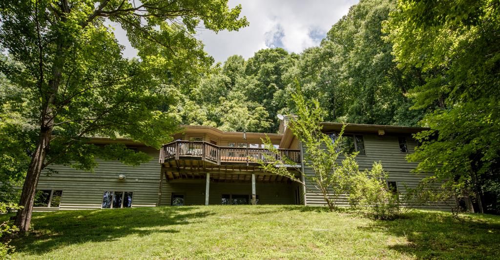 5 Smokey Rd, Asheville, NC 28803