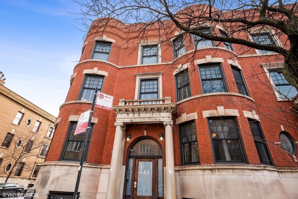 533 W Belmont Ave #2, Chicago, IL 60657