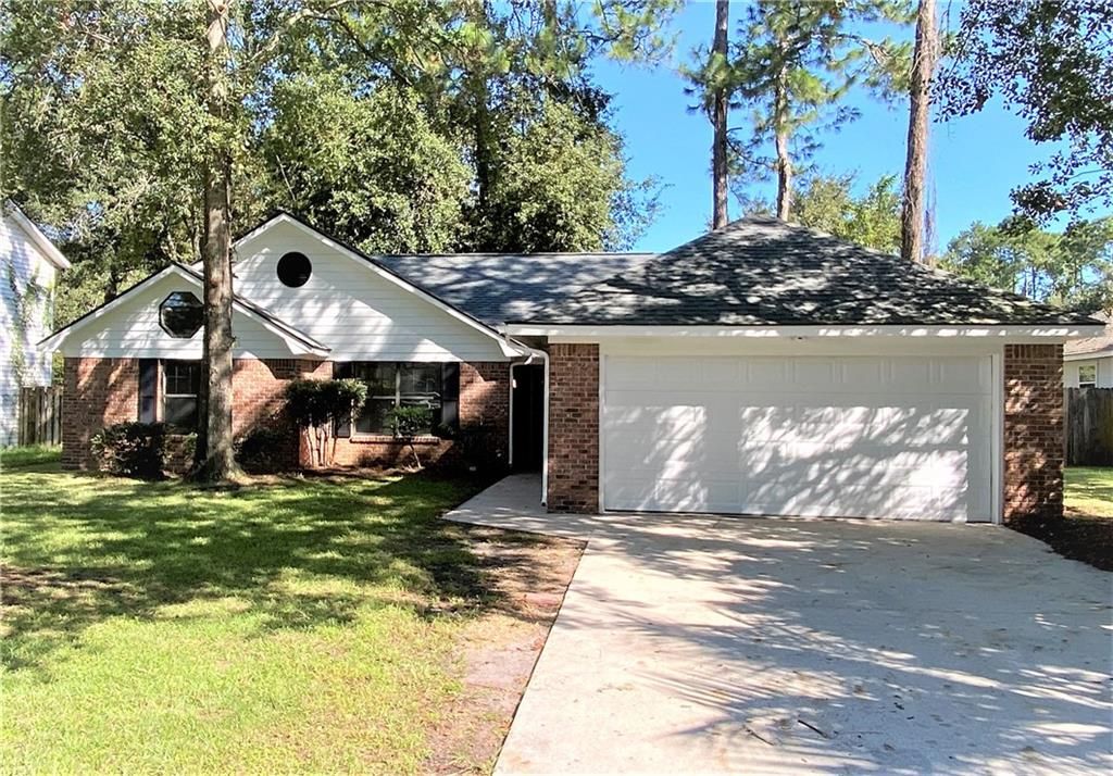 210 Hallowes Dr S, Saint Marys, GA 31558