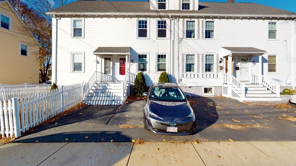 41 Gould St #1, Melrose, MA 02176