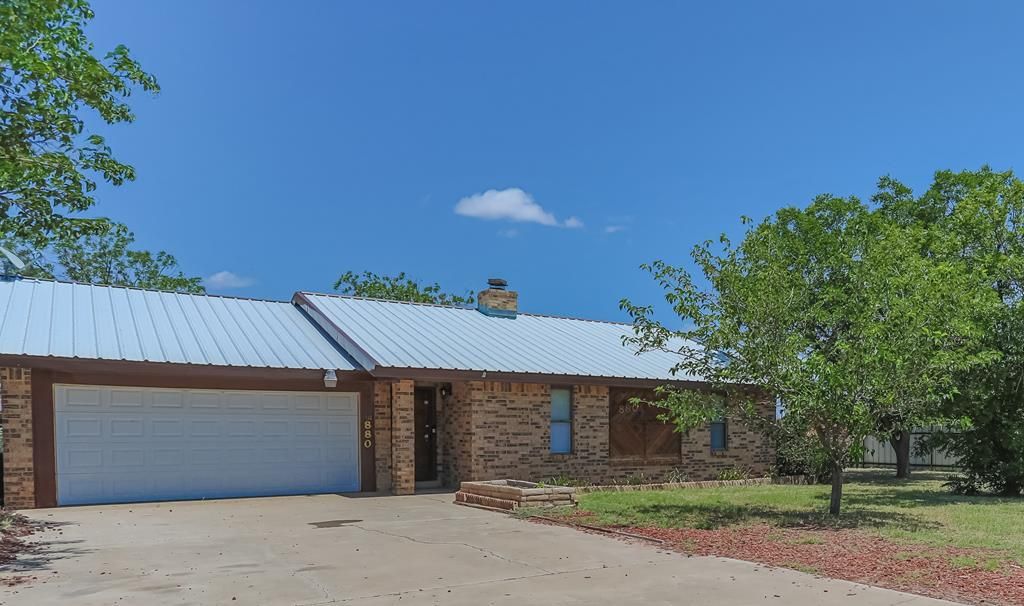 880 N Redondo Ave, Odessa, TX 79763