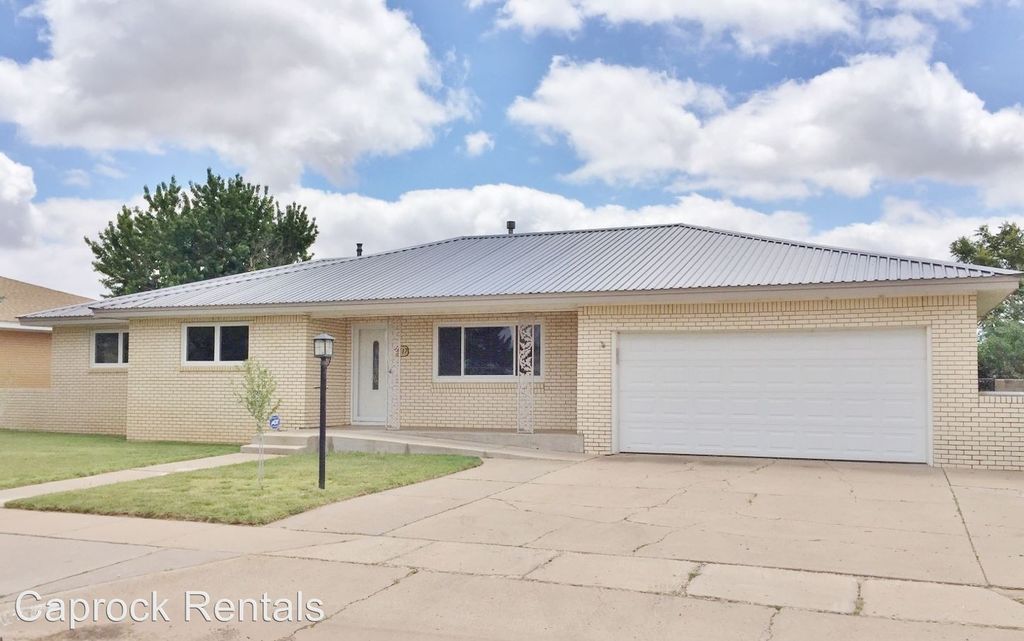 1517 Jonquil Park Dr, Clovis, NM 88101