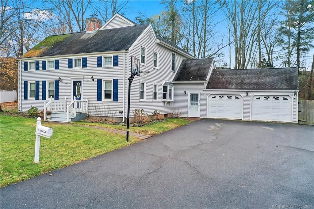 15 Arnold Dr, East Hartford, CT 06108