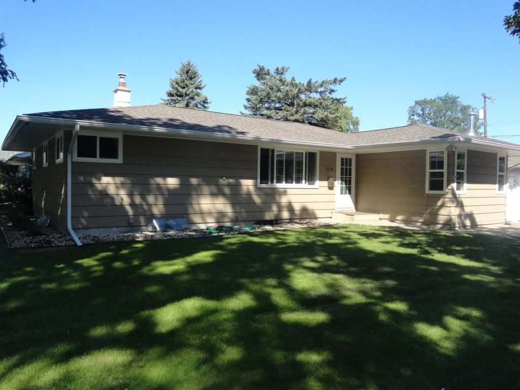 2118 Chestnut St, Grand Forks, ND 58201