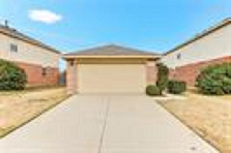 2829 Coyote Ridge Dr, Fort Worth, TX 76244