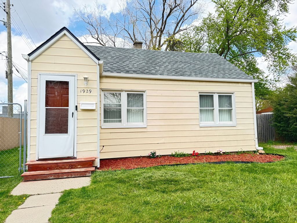 1929 Michael Ave, Warren, MI 48091