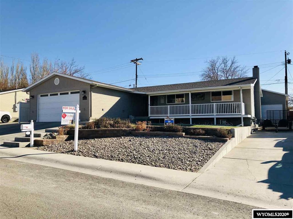 1370 James Dr, Rock Springs, WY 82901