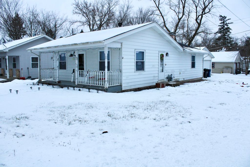 941 Glencoe Ter, Lake Zurich, IL 60047