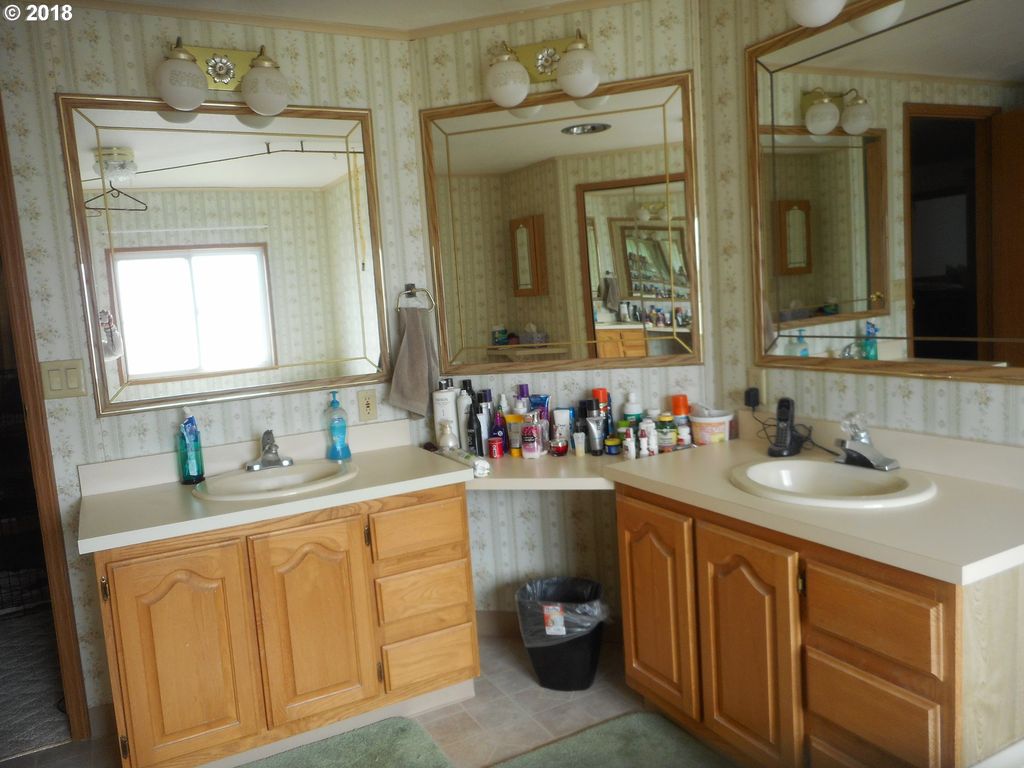 316 Federal Way, Unity, OR - 4 Bed, 2 Bath Mobile / Manufactured - 18