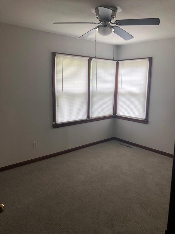 803 Harding St, Wichita, KS 67208