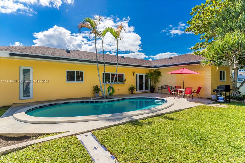 11145 SW 180th St, Miami, FL 33157