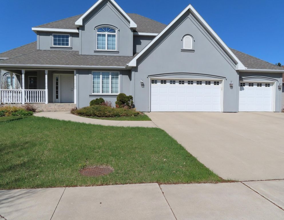1600 S 38th St, Grand Forks, ND 58201