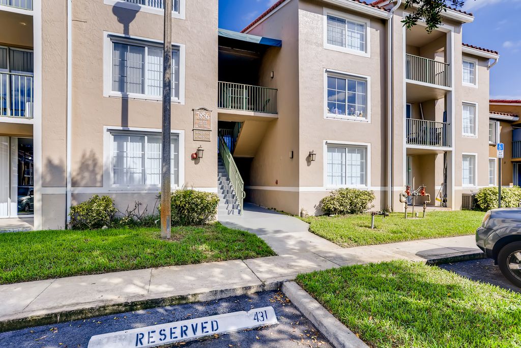 7856 Sonoma Springs Cir #304, Lake Worth, FL 33463