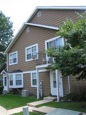 454 N Lake Shore Dr, Palatine, IL 60067