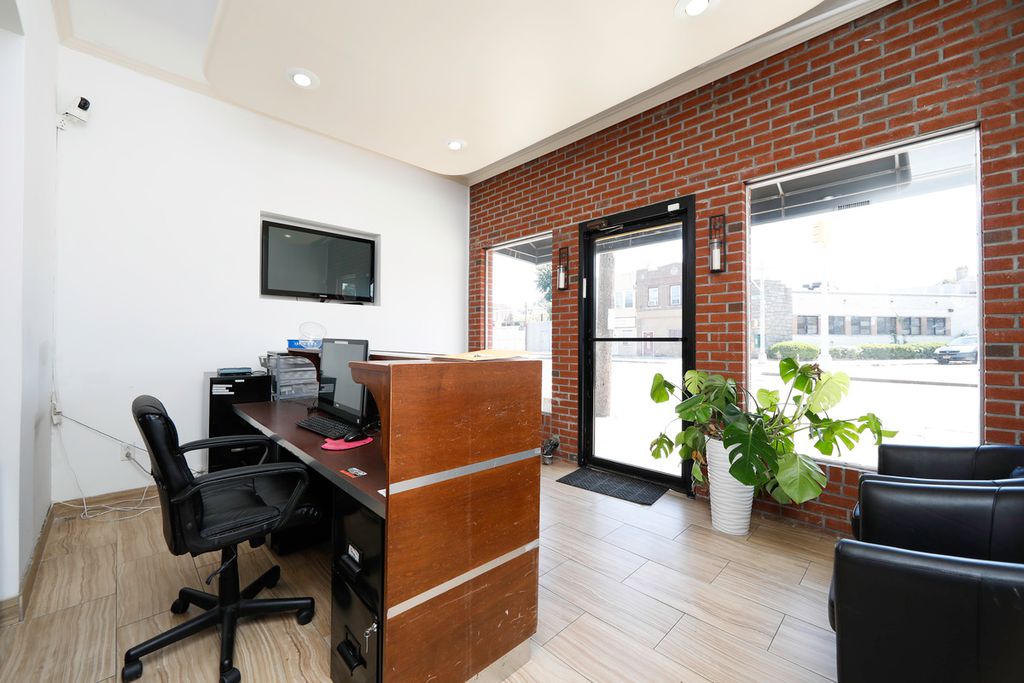 198-07 Jamaica Ave #A, Hollis, NY 11423