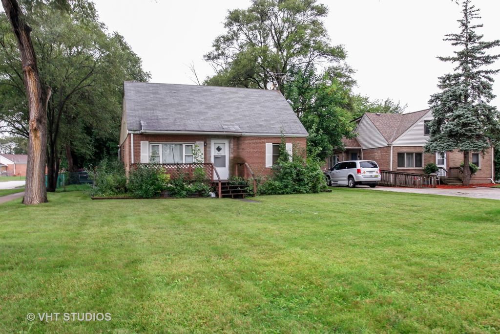 7920 Garden Ct, Bridgeview, IL 60455 | Trulia