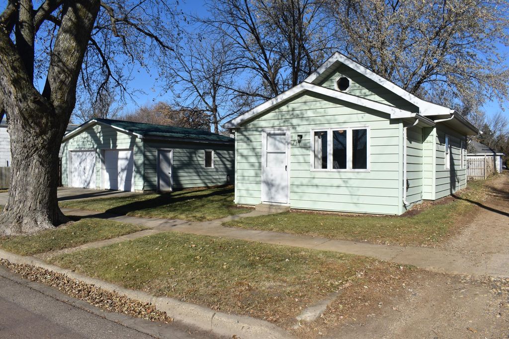 734 8th St, Westbrook, MN 56183