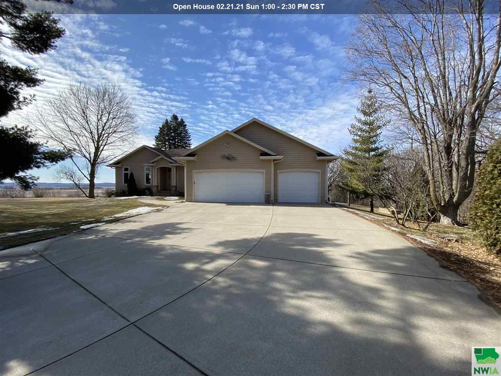 601 Valley View Dr, Vermillion, SD 57069 See Est. Value, Schools & More