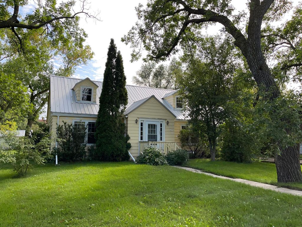 407 Moulton St, Leola, SD 57456