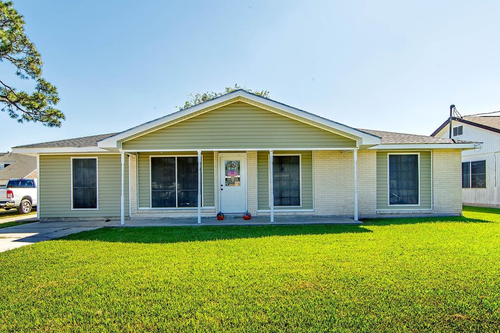235 Holiday Dr, Houma, LA 70364 MLS 2024019686 Trulia