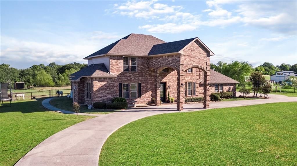 263 Whites Hill Rd, Van Alstyne, TX 75495
