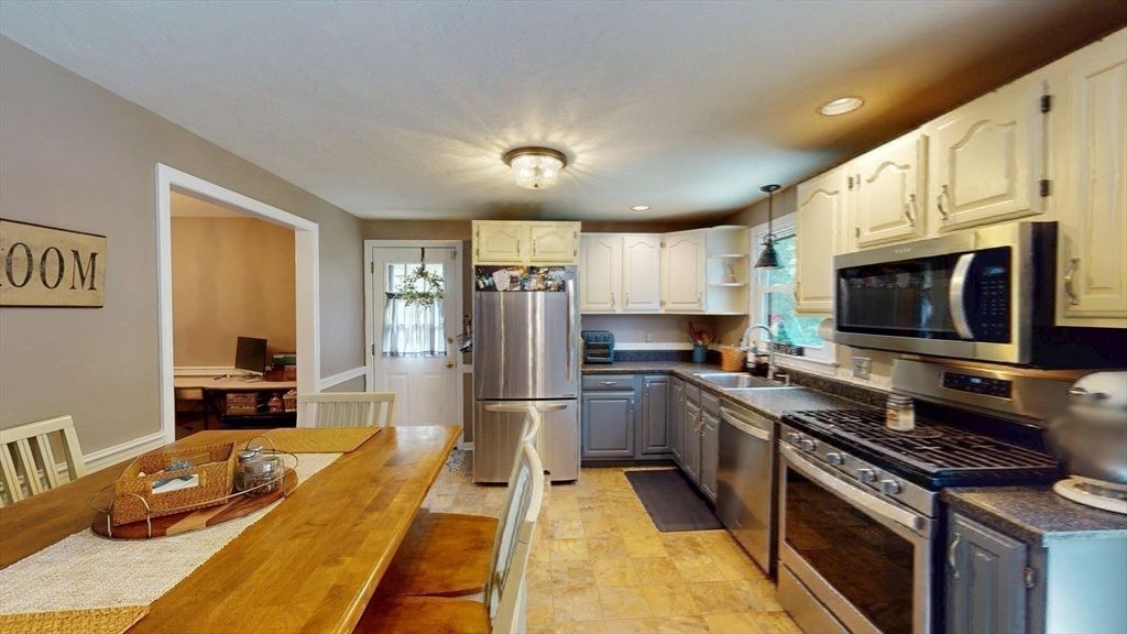 336 Maple St, Franklin, MA 02038 MLS# 73410641 Trulia