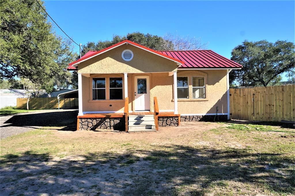 210 N Hall St, Beeville, TX 78102 Trulia